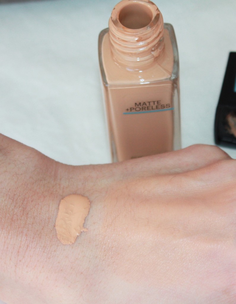 Maybelline-Fit-Me-Matte-Poreless-Foundation