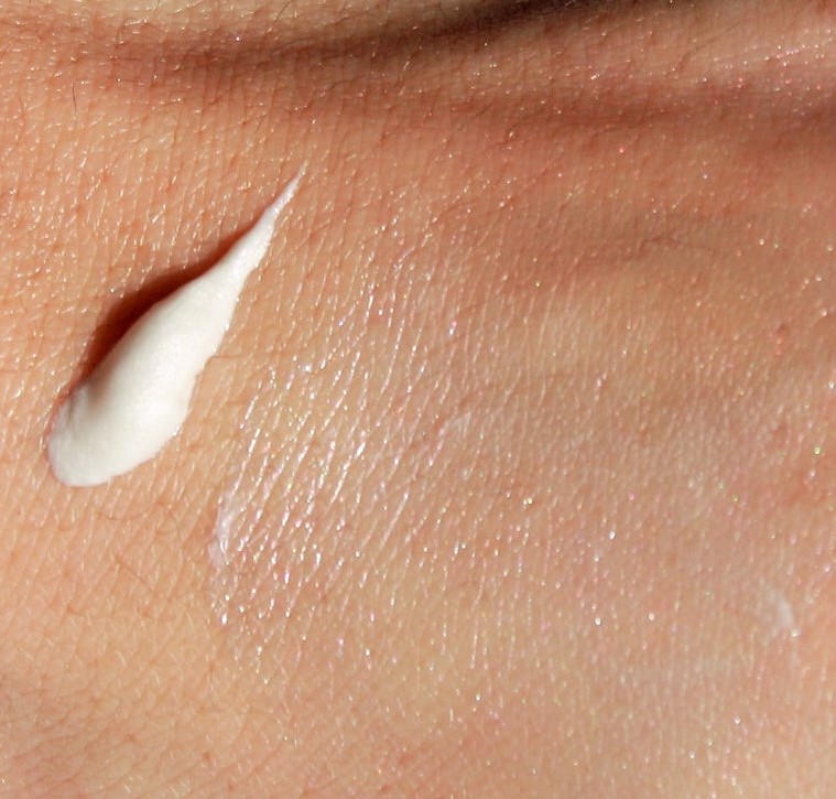 MAC Strobe Cream unblended (left) and blended (right)