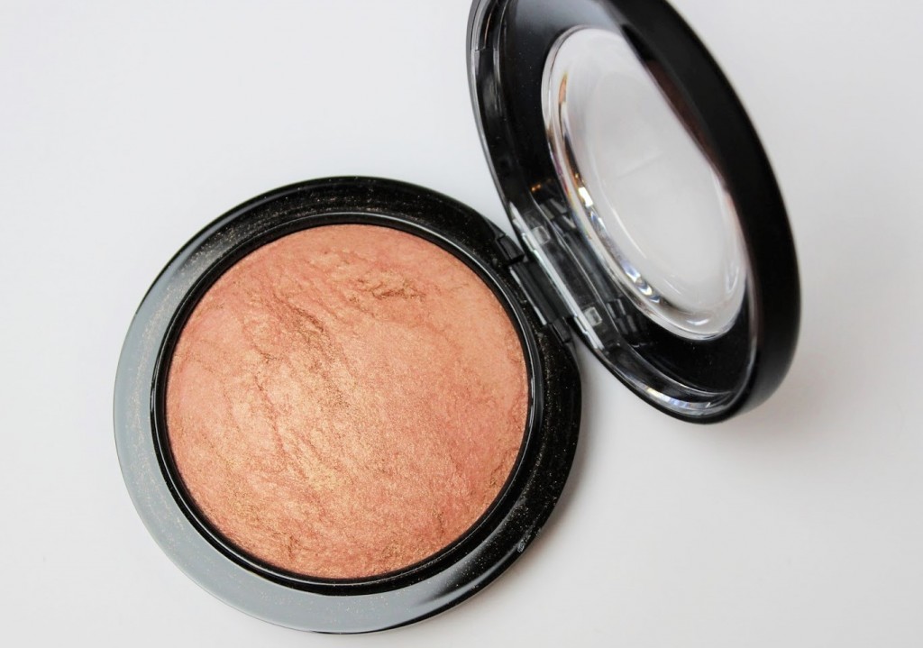 MAC Mineralize Skinfinish in Cheeky Bronze