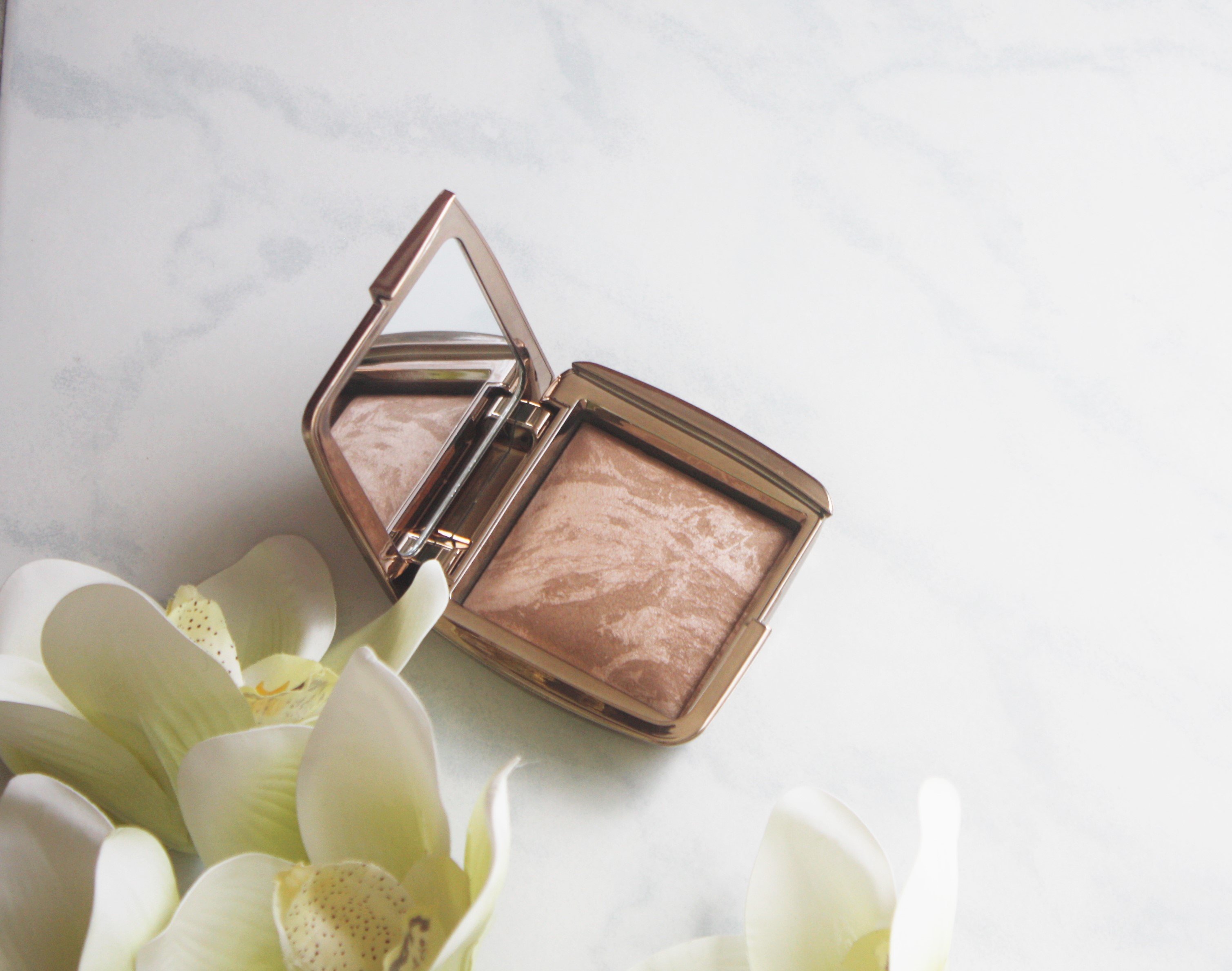 Hourglass Ambient Lighting Bronzer