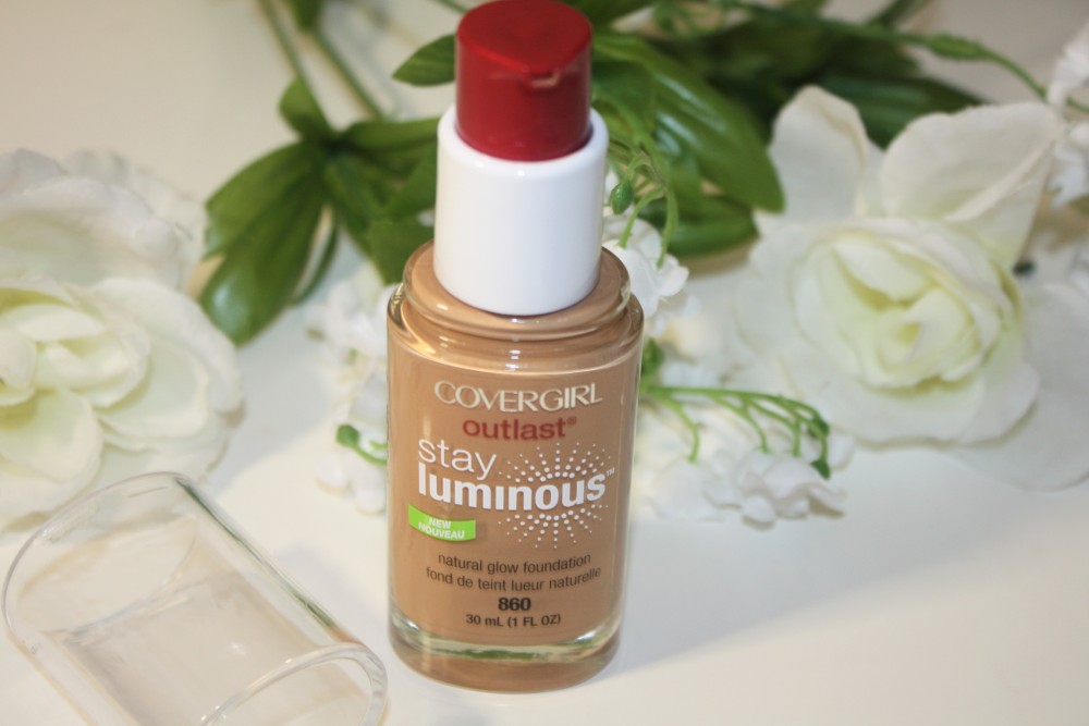 Covergirl-Outlast-Stay-Luminous-Natural-Glow-Foundation-Review-002