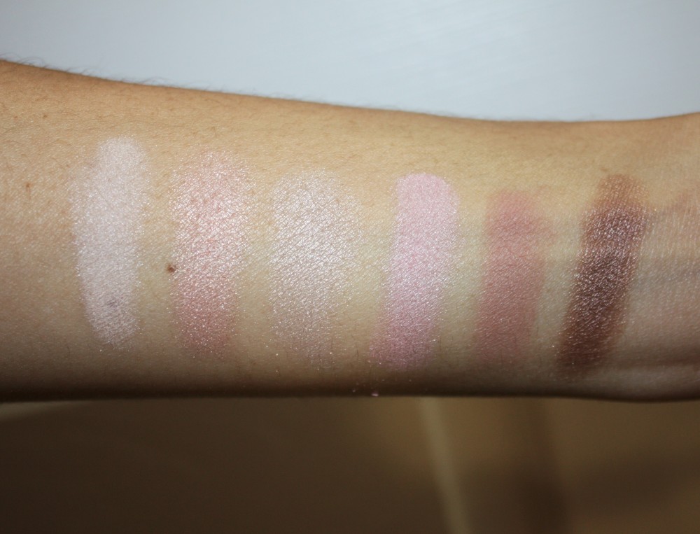 Maybelline-The-Blushed-Nudes-Eyeshadow-Palette-005