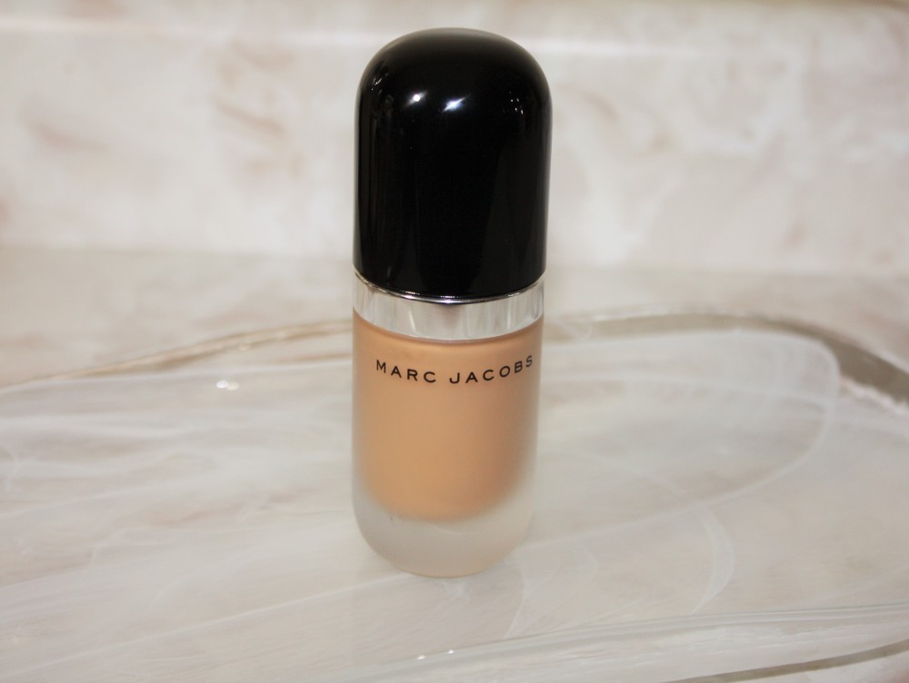 MarcJacobsBeauty-Re(marc)able-Fullcover-Foundation-Concentrate-Review-001-Marc-Jacobs-Beauty-Remarcable-Full-Cover-Foundation-Concentrate