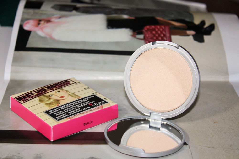 theBalm-Mary-Lou-Manizer-Highlighter-maryloumanizer001