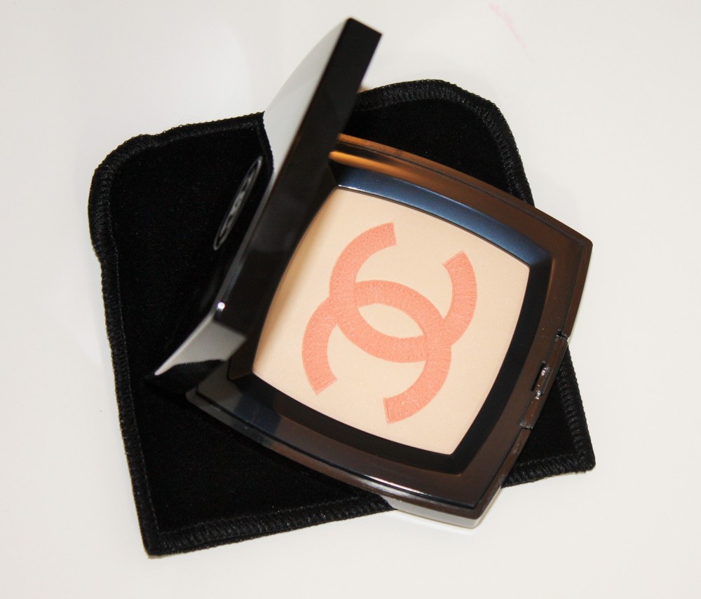 Chanel-INFINIMENT-Illuminating-Powder-Chanel-review-swatch-005