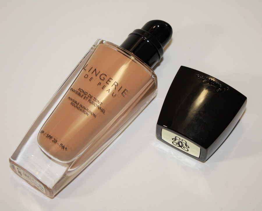 Guerlain-Lingerie-DePeau-Foundation-SPF20-review-002