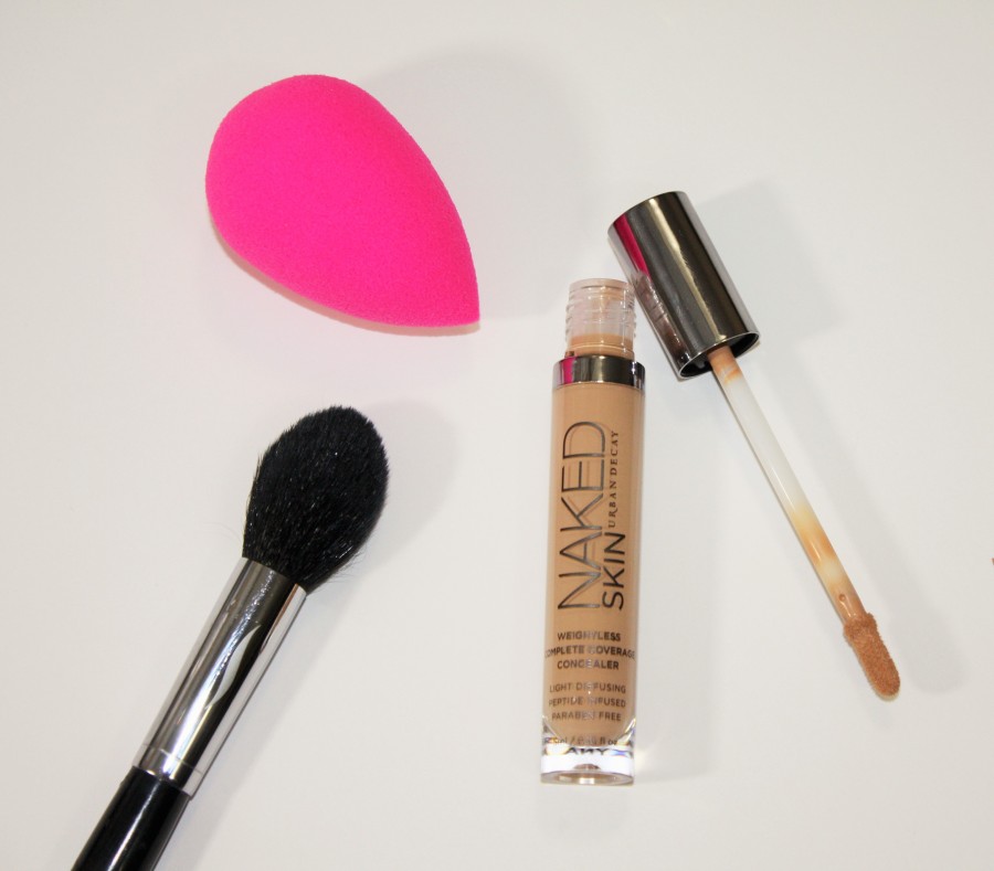 UrbanDecay-Naked-Skin-Concealer-Review-UD-Naked-Skin-Weightless-Complete-Coverage-Concealer-002