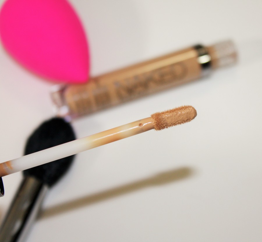 UrbanDecay-Naked-Skin-Concealer-Review-UD-Naked-Skin-Weightless-Complete-Coverage-Concealer-003