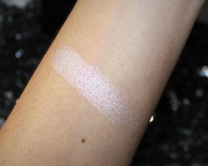 Dior Diorskin Nude Air Glowing Gardens Illuminating Powder in Glowing Pink Review001