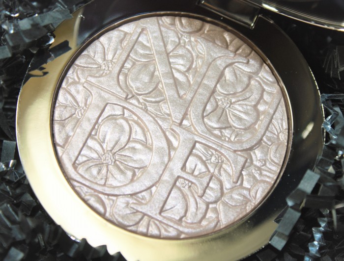 Dior Diorskin Nude Air Glowing Gardens Illuminating Powder in Glowing Pink Review003