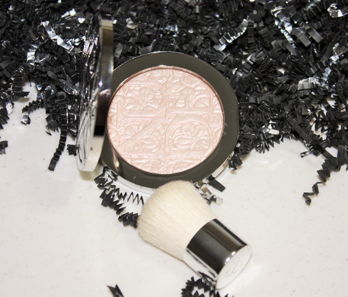 Dior Diorskin Nude Air Glowing Gardens Illuminating Powder in Glowing Pink Review005