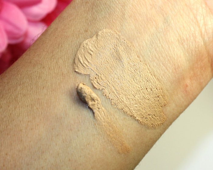 Maybelline Dream Velvet Soft-Matte Hydrating Foundation-review002