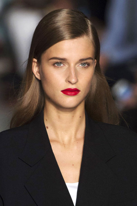 The Best Spring 2016 Makeup Trends Worth Stealing-The love for candy red