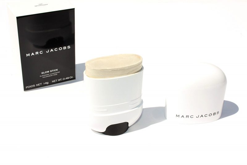 Marc Jacobs Beauty Glow Stick Glistening Illuminator-spotlight-highlighter-review-002