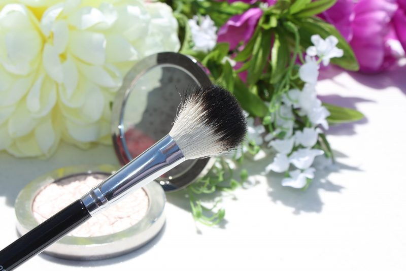 The Only Highlighting Brush You Need -Anastasia Beverly Hills Brush #23-001