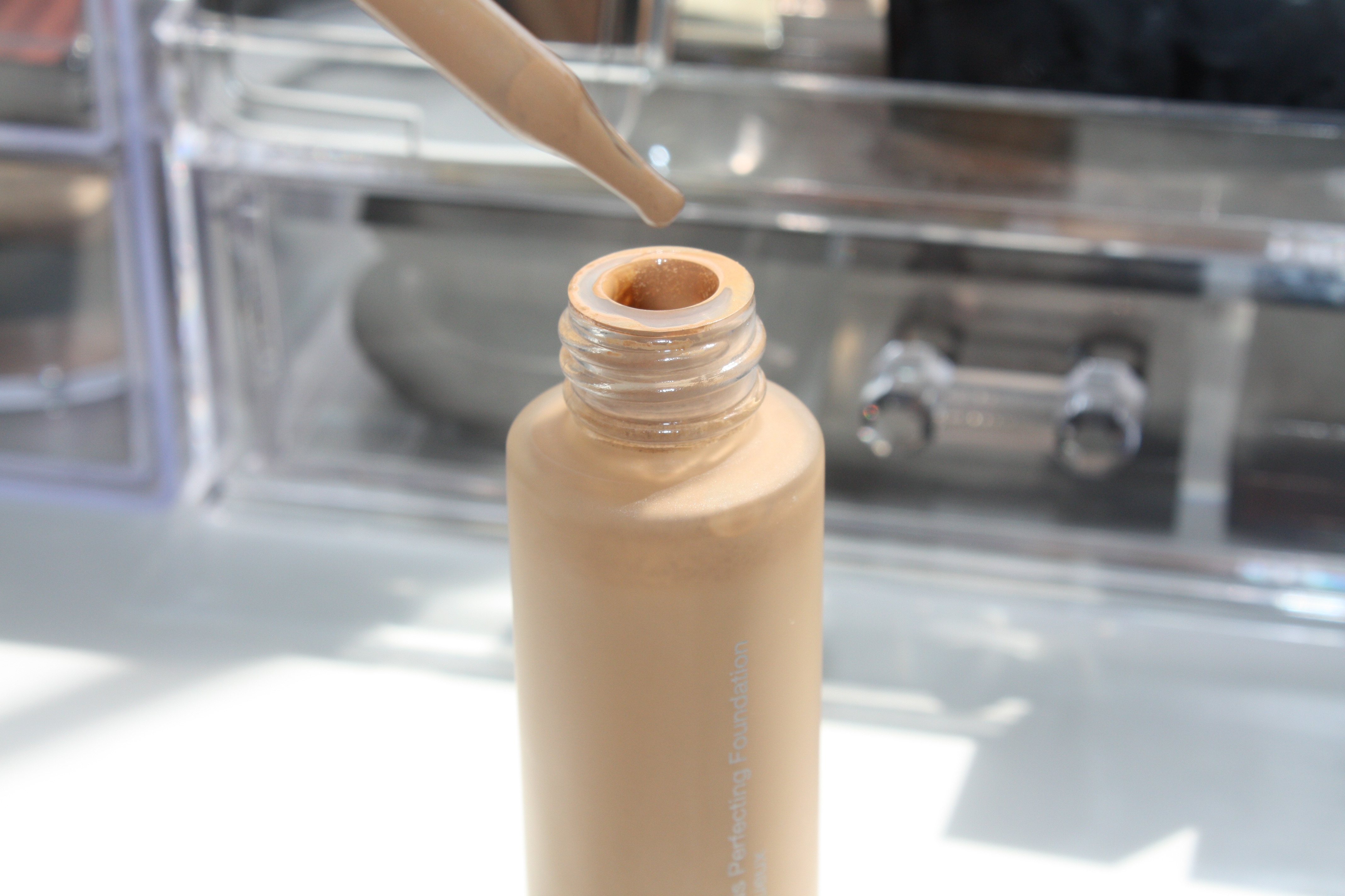 becca aqua luminous perfecting foundation foundation