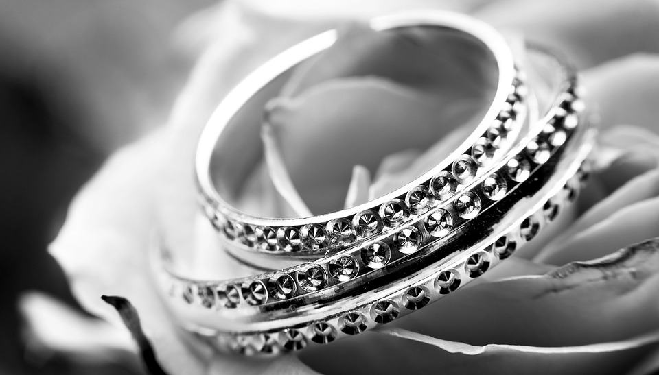 Selecting A Wedding Band That Complements Your Engagement Ring
