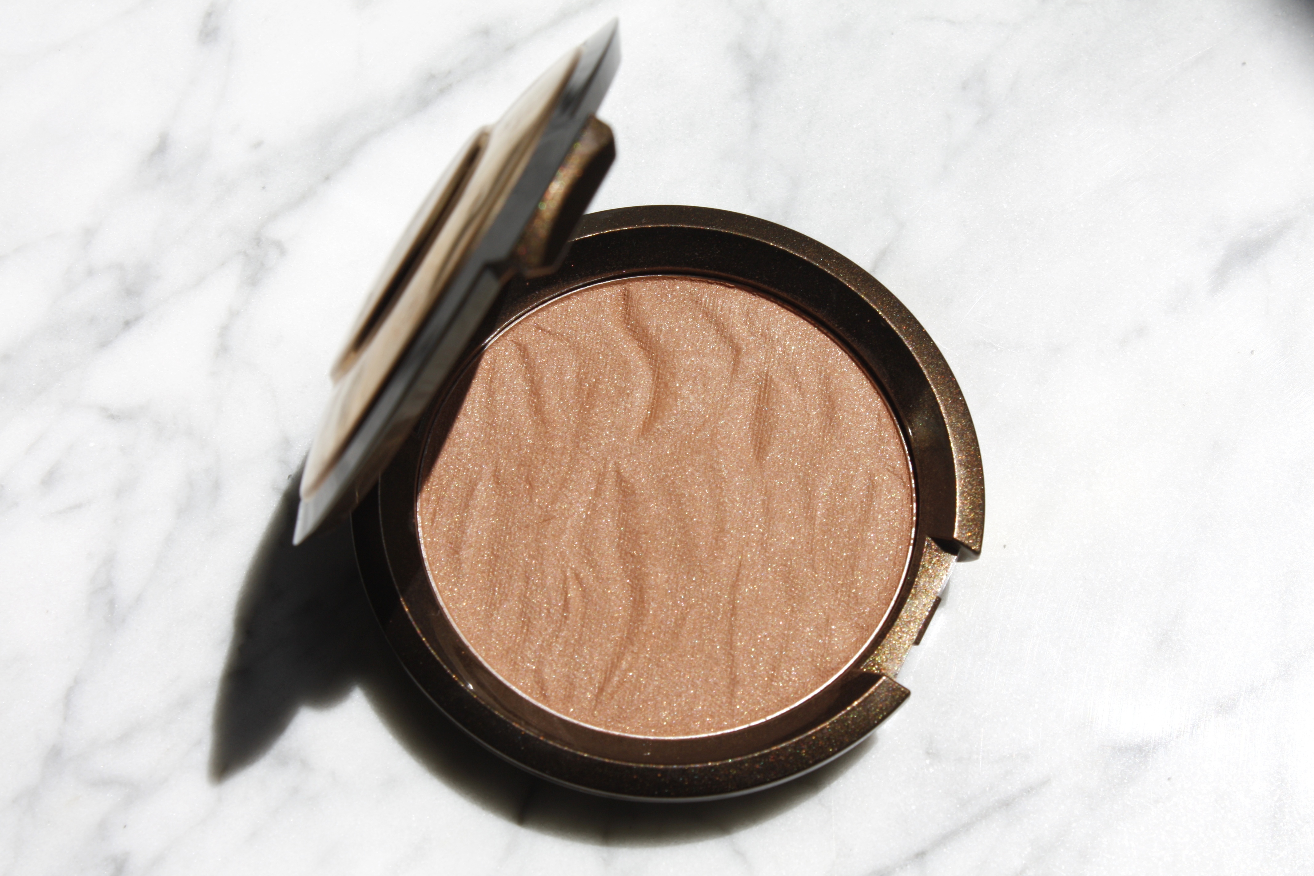 BEACHY CHEEKS WITH BECCA COSMETICS’ SUNLIT BRONZER