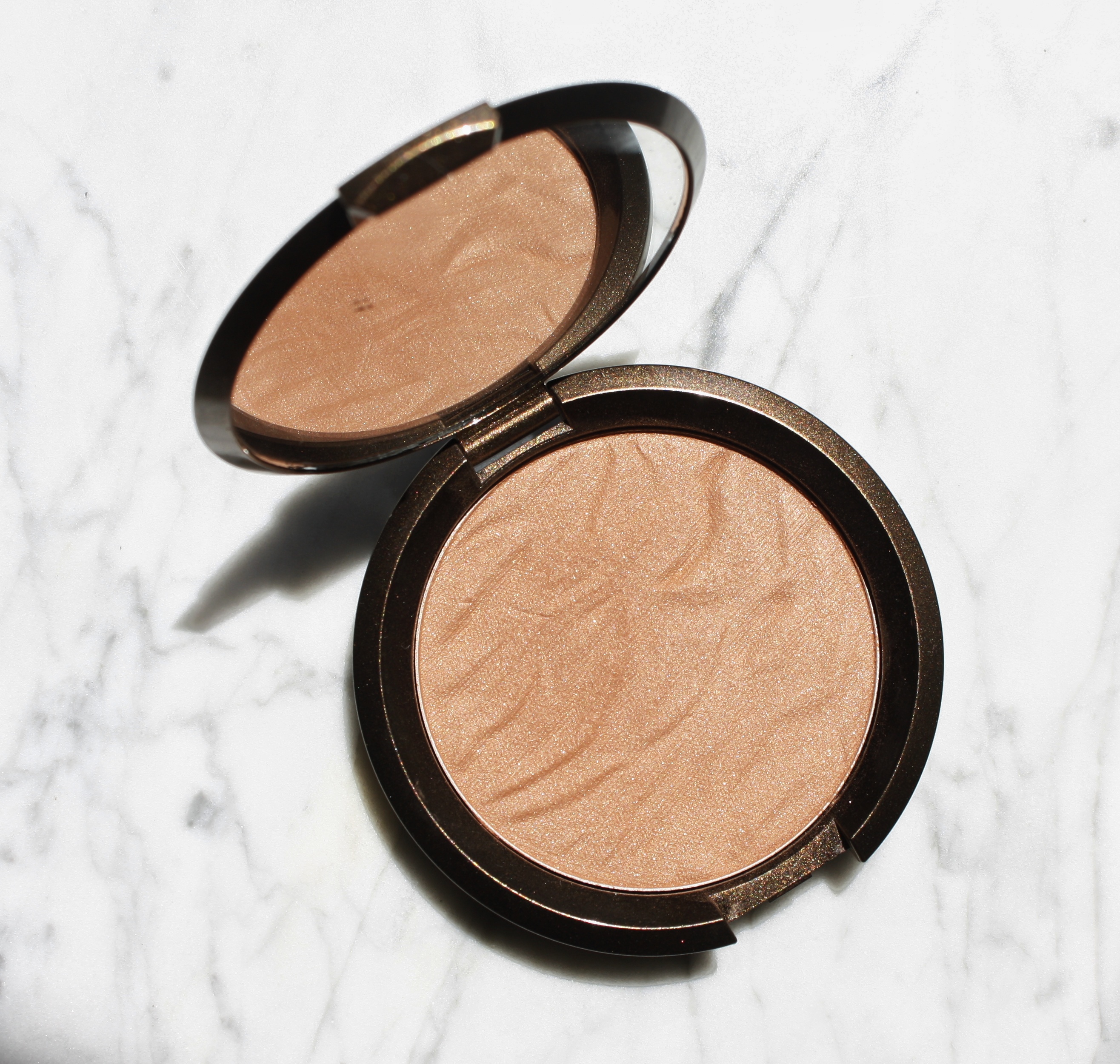 BEACHY CHEEKS WITH BECCA COSMETICS’ SUNLIT BRONZER