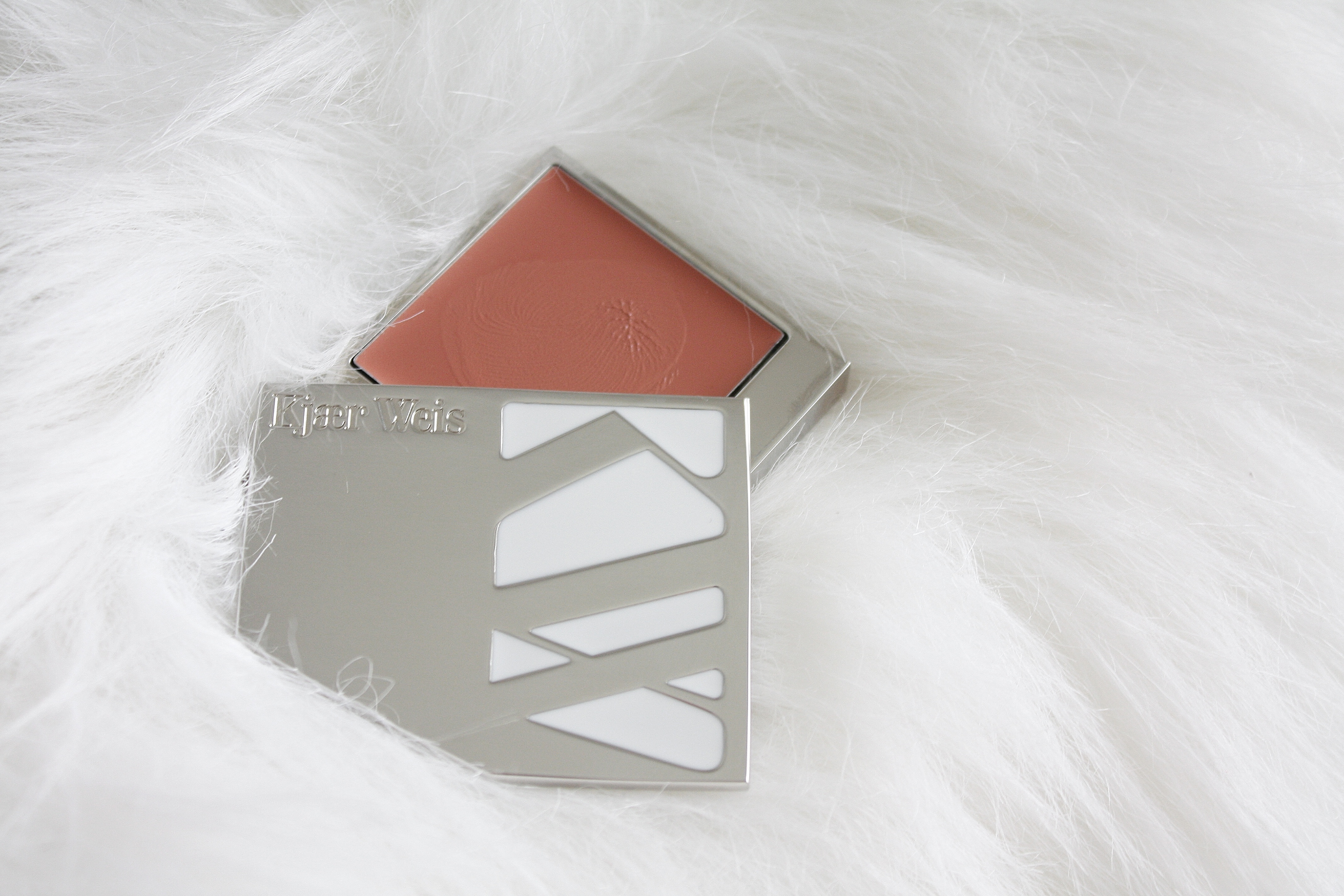 KJAER WEIS CREAM BLUSH COMPACT