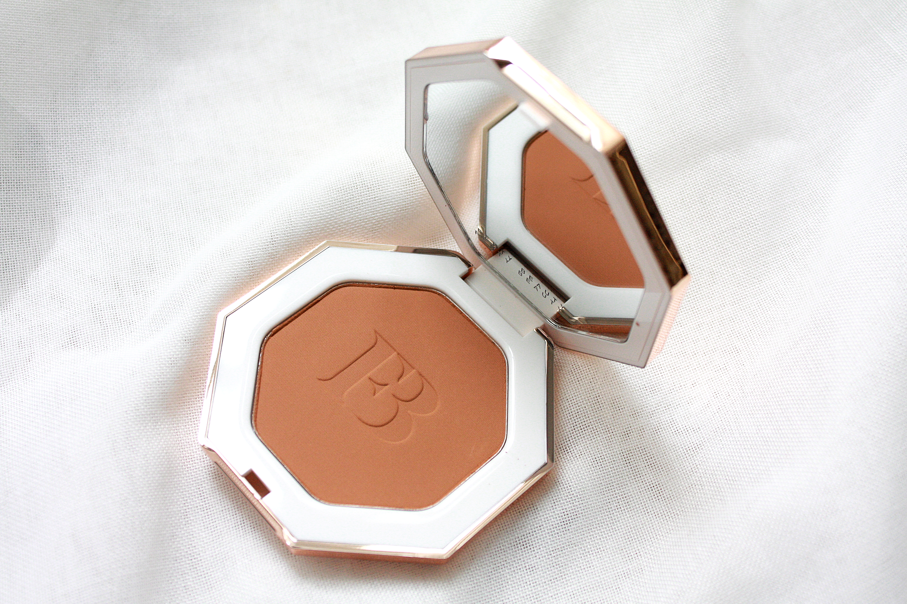 FENTY BEAUTY I$LAND TING SUN STALK’R BRONZER 