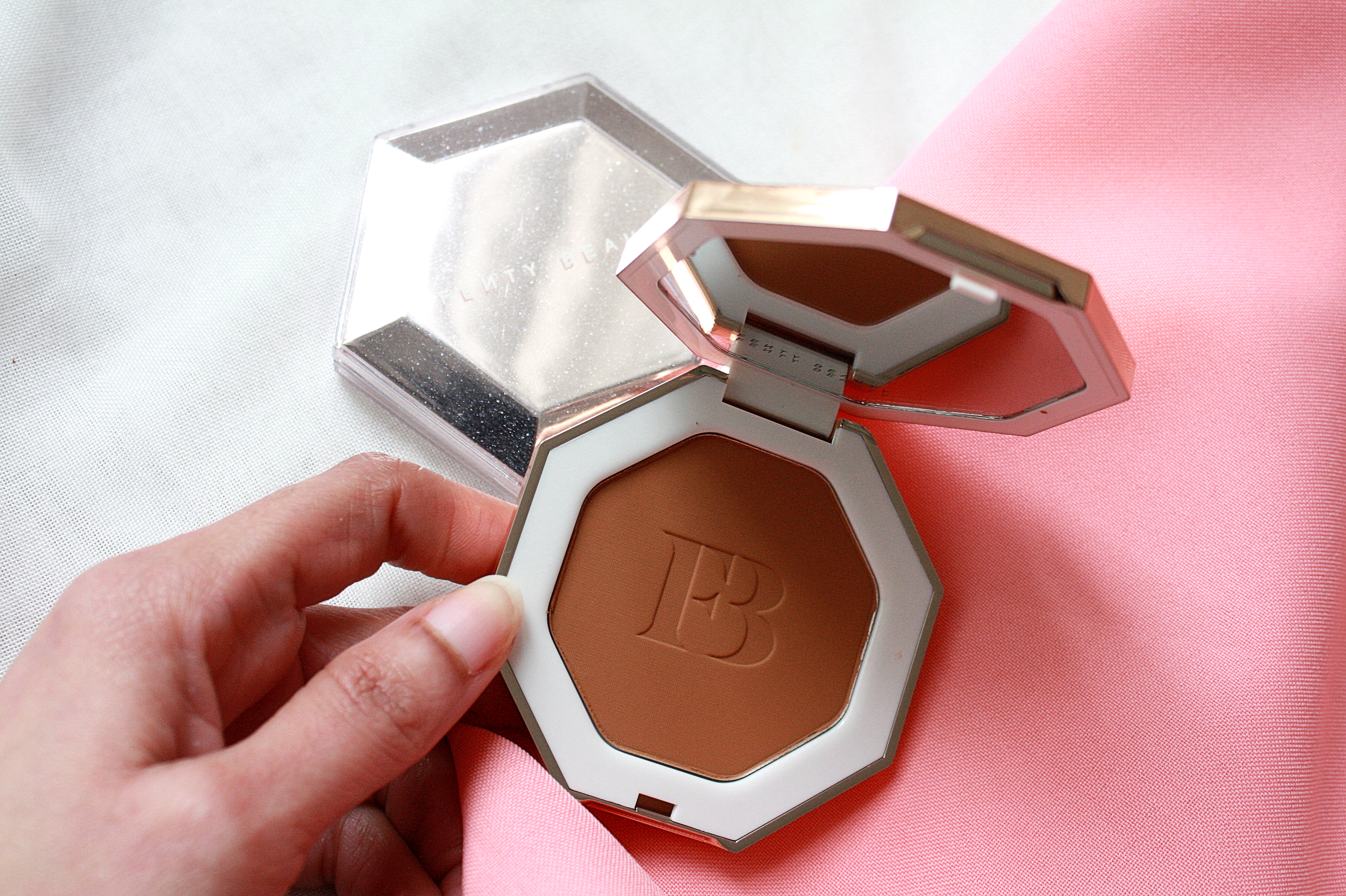 FENTY BEAUTY I$LAND TING SUN STALK’R BRONZER