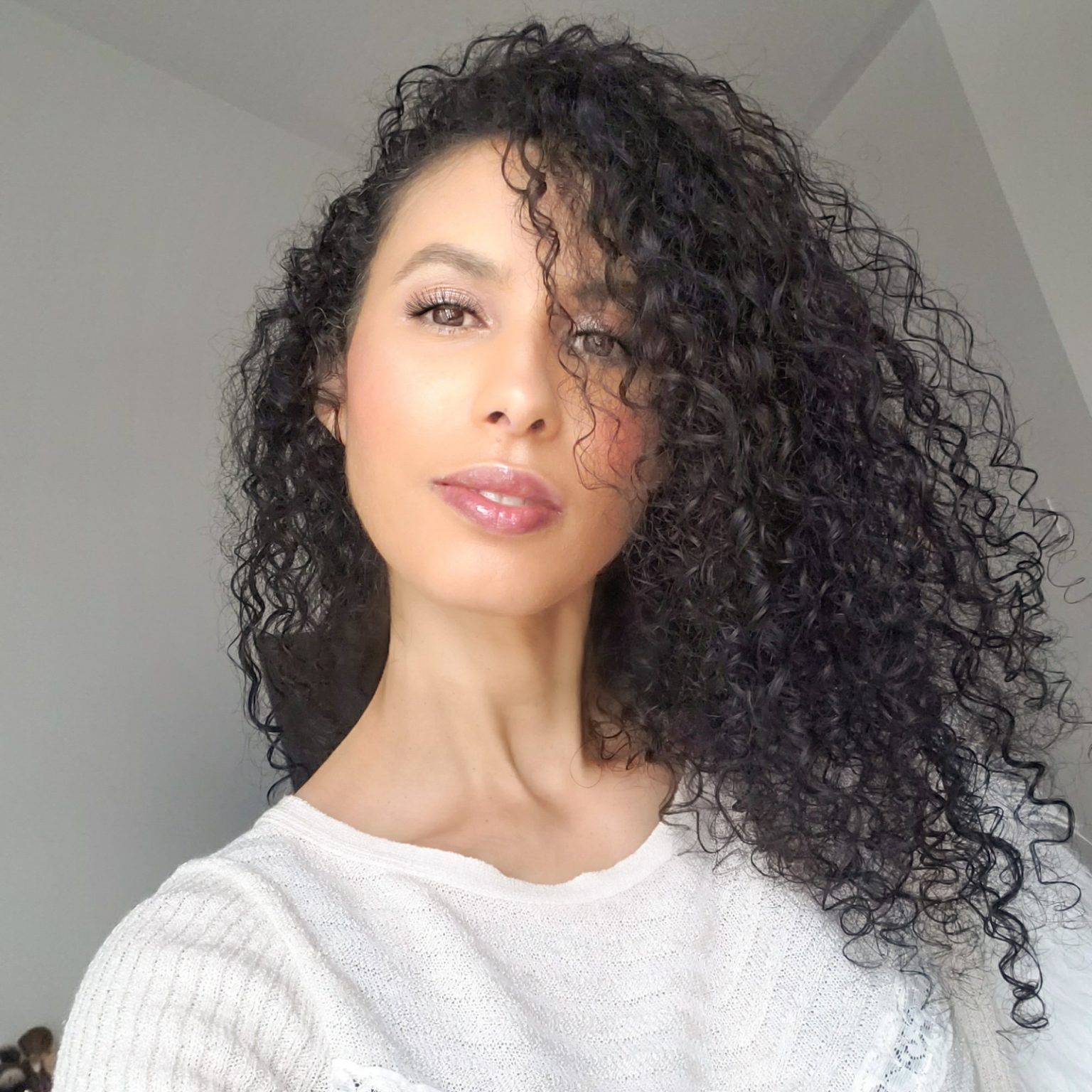 how-to-style-curly-hair-5-tips-you-need-to-know