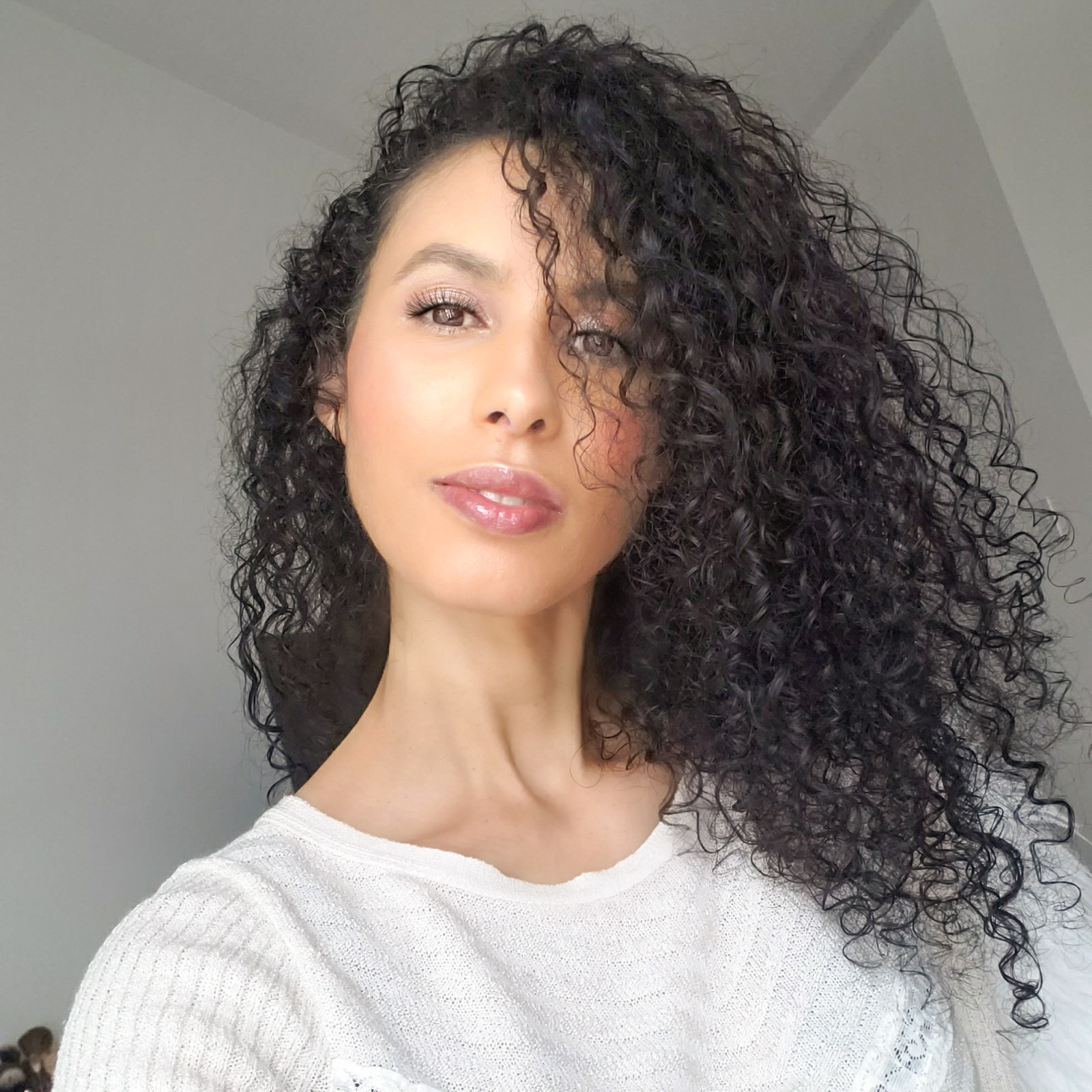 How to Style Curly Hair: 5 Tips You Need to Know
