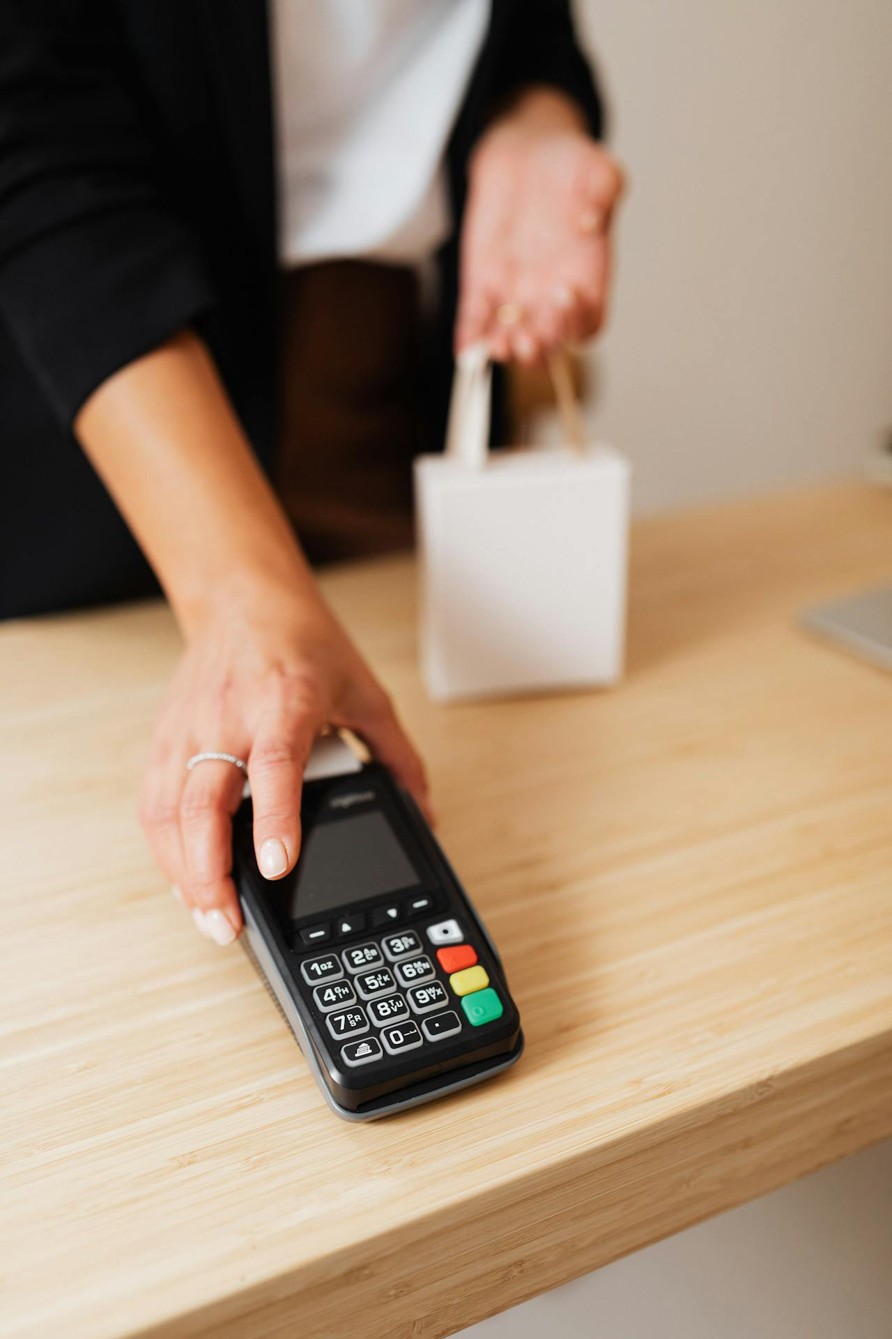 How Side Hustlers and Small Businesses Can Benefit from Smarter Payment Solutions
